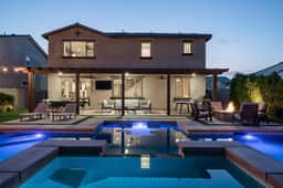 Paseo Palms, Modern 6br 4ba Large Pool PrivateYard