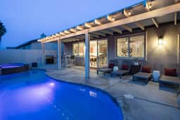 Desert Villa, 4bd with Private Pool/Spa Game Room