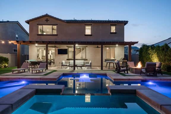 Paseo Palms, Modern 6br 4ba Large Pool PrivateYard