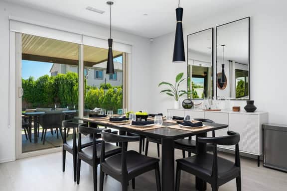 Paseo Palms, Modern 6br 4ba Large Pool PrivateYard