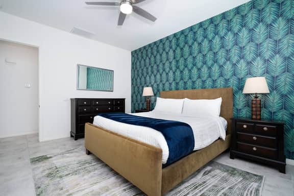 Chimayo Villa, Poolside Mtn Views close to PS