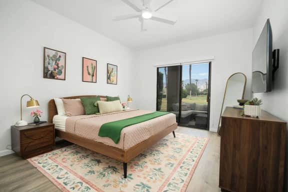 Desert Bloom, 2br ensuite 2ba Condo with Pool/Spa