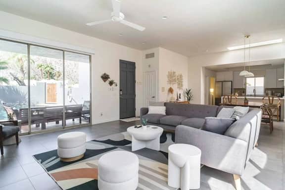 The Hideaway Villa, Modern Pool Home in La Quinta
