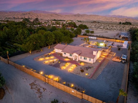 Desert Moon, Pickleball, Game Room, Pet Friendly