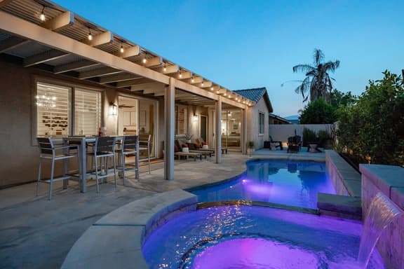 Desert Villa, 4bd with Private Pool/Spa Game Room